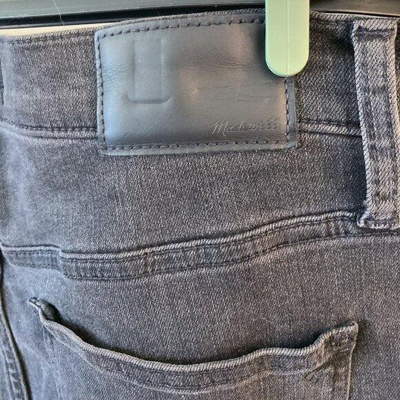 Madewell 10" High-Rise Skinny Jeans in Berkeley Black: Button-Through Edition 28 - Picture 3 of 12